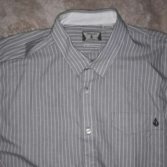 Volcom button down - Picture 2 of 3